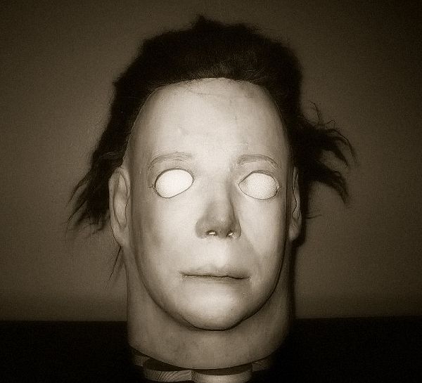 michael myers mask late dec 2012 02