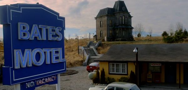 halloween michael myers resembles norman bates 03