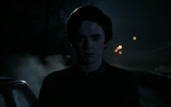 halloween michael myers resembles norman bates 06