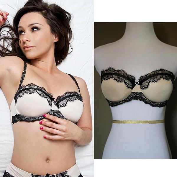 danielle harris clothing halloween 04 her bra
